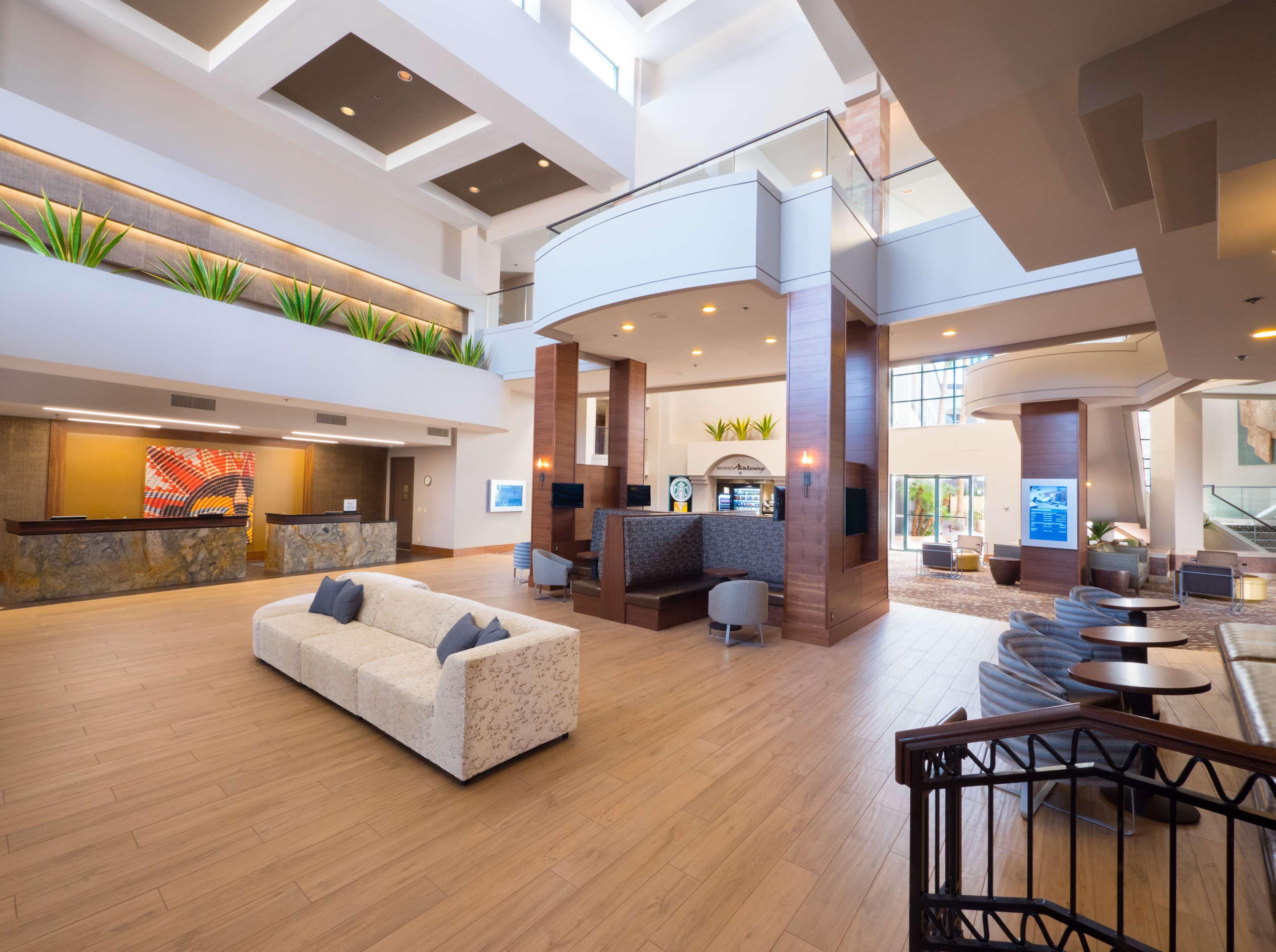 Hilton Phoenix Airport Exteriör bild
