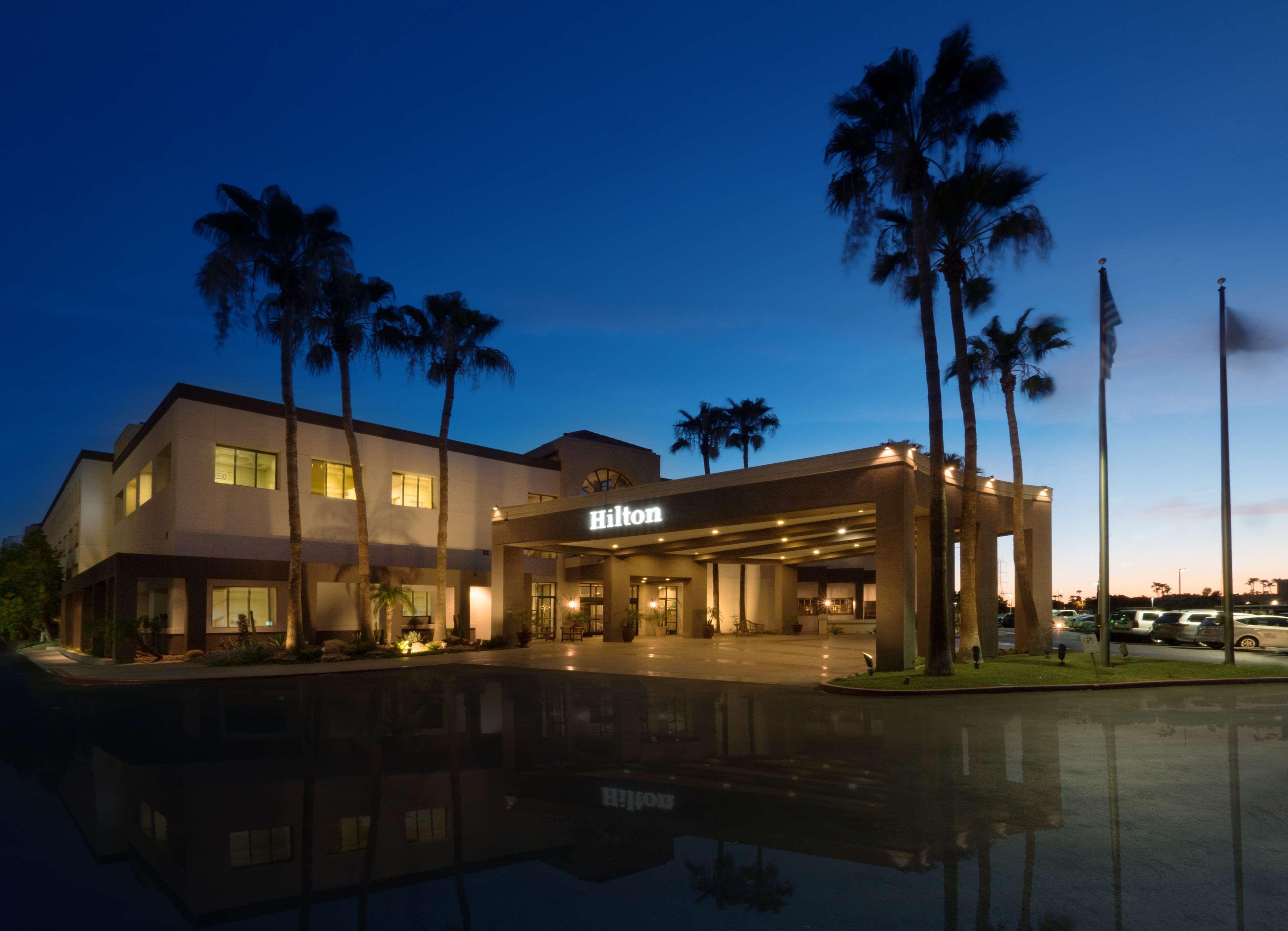 Hilton Phoenix Airport Exteriör bild