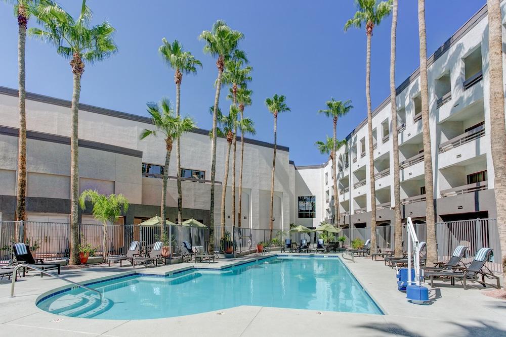 Hilton Phoenix Airport Exteriör bild