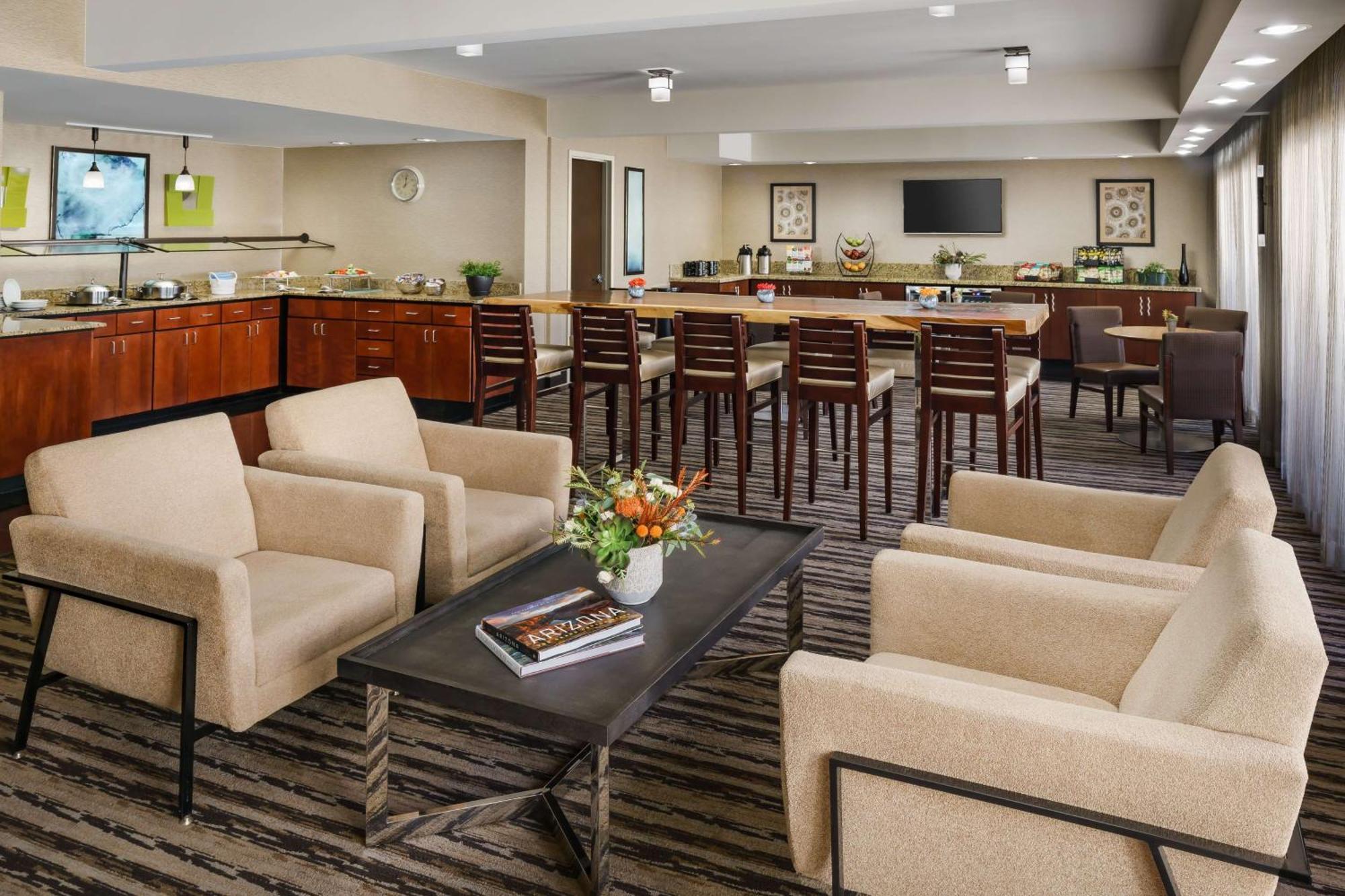 Hilton Phoenix Airport Exteriör bild