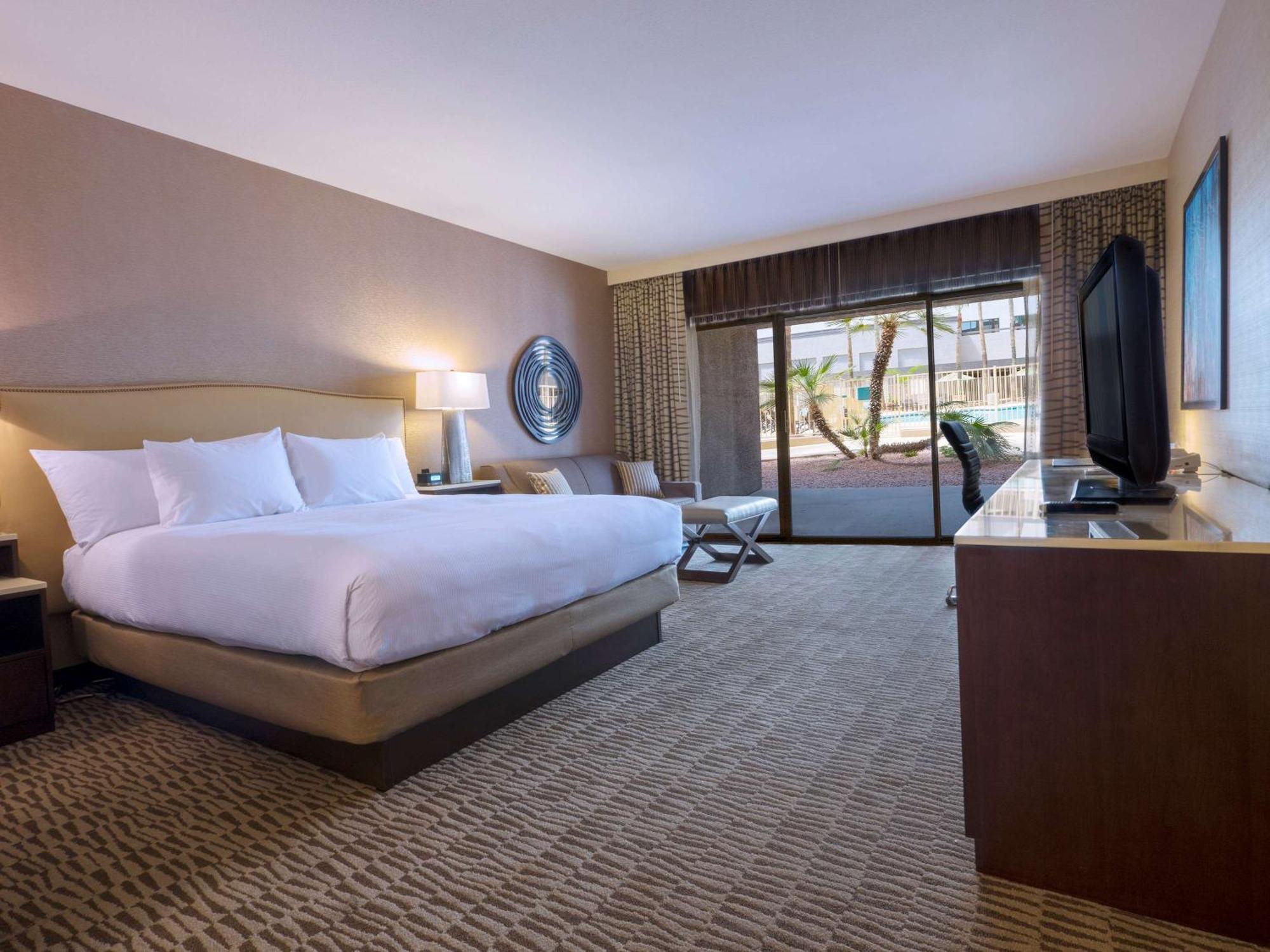 Hilton Phoenix Airport Exteriör bild