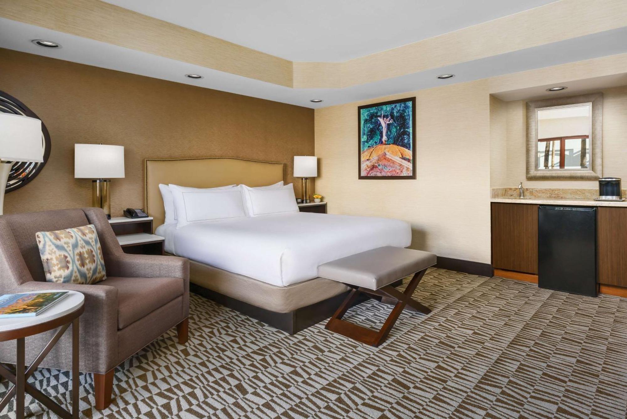 Hilton Phoenix Airport Exteriör bild